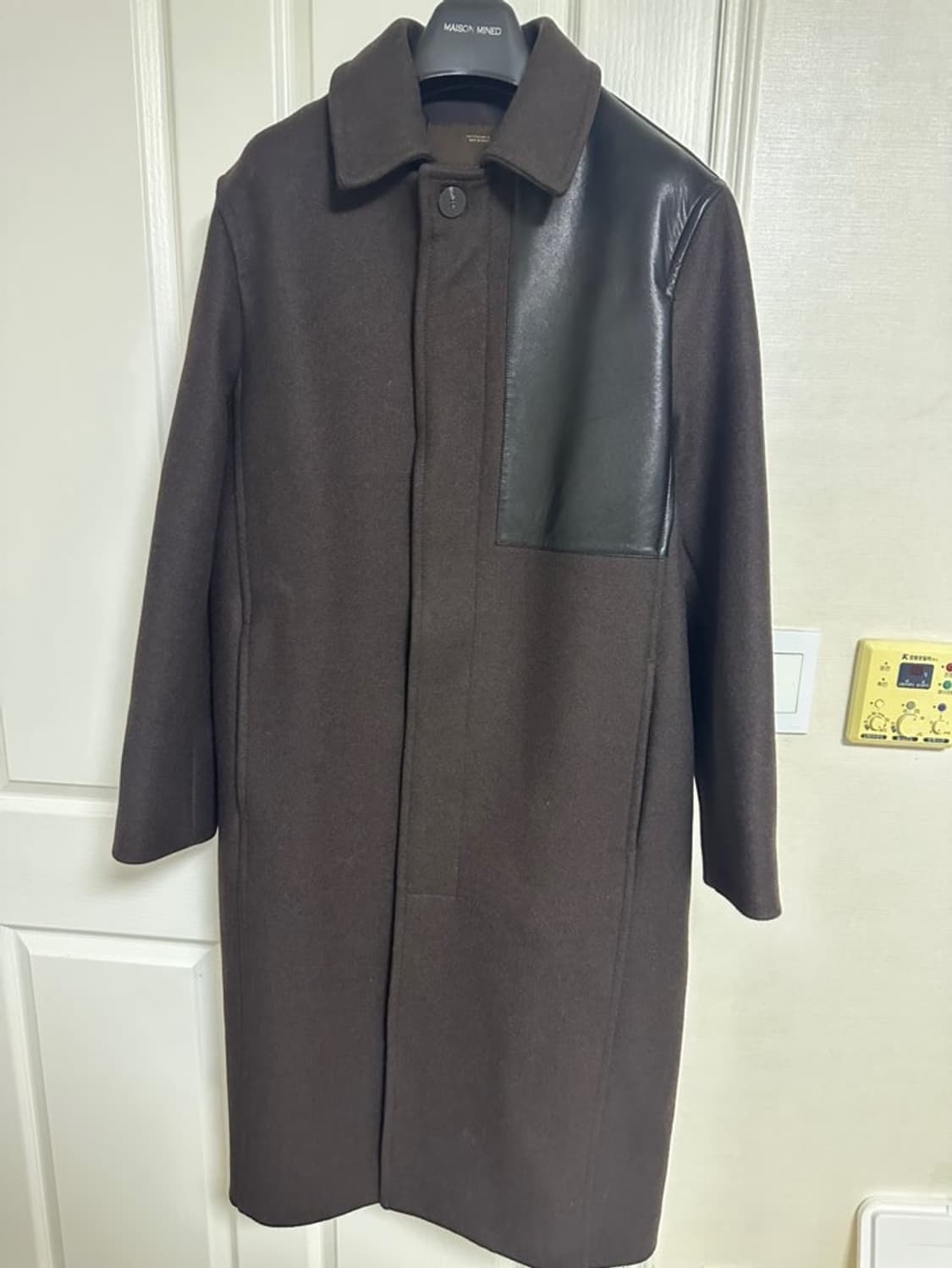 [S]자라x스튜디오니콜슨 레더 패치 코트 팝니다.  상품이미지2