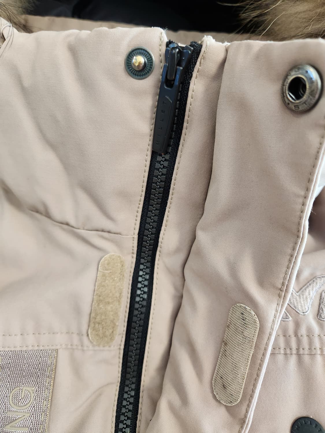 밀레 베이지 여성 덕다운 숏패딩 사이즈 95(M)

사진색감이 이상한데  상품이미지3