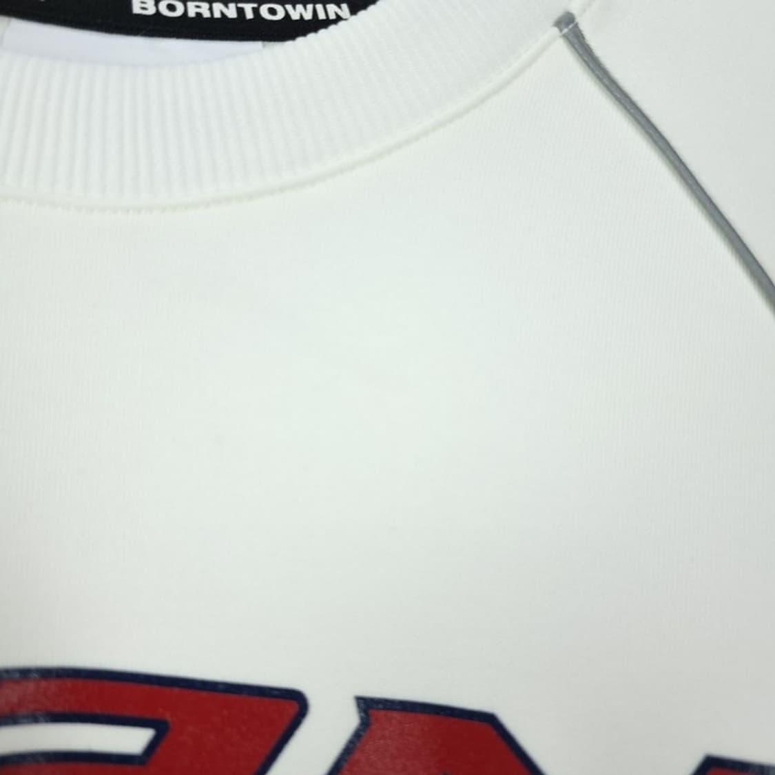 [본투윈] 빅로고 프린팅 오버사이즈 맨투맨 아이보리 M19914 상품이미지9