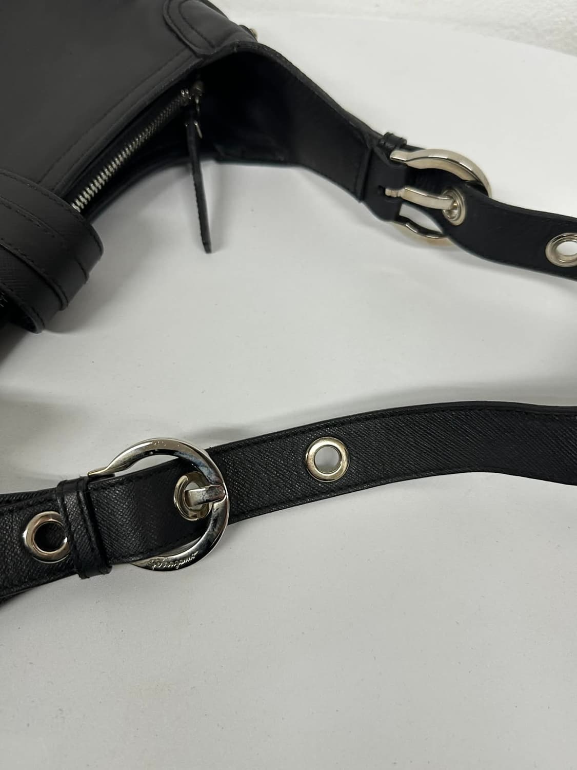 Salvatore Ferragamo Leather Shoulder Bag 상품이미지10