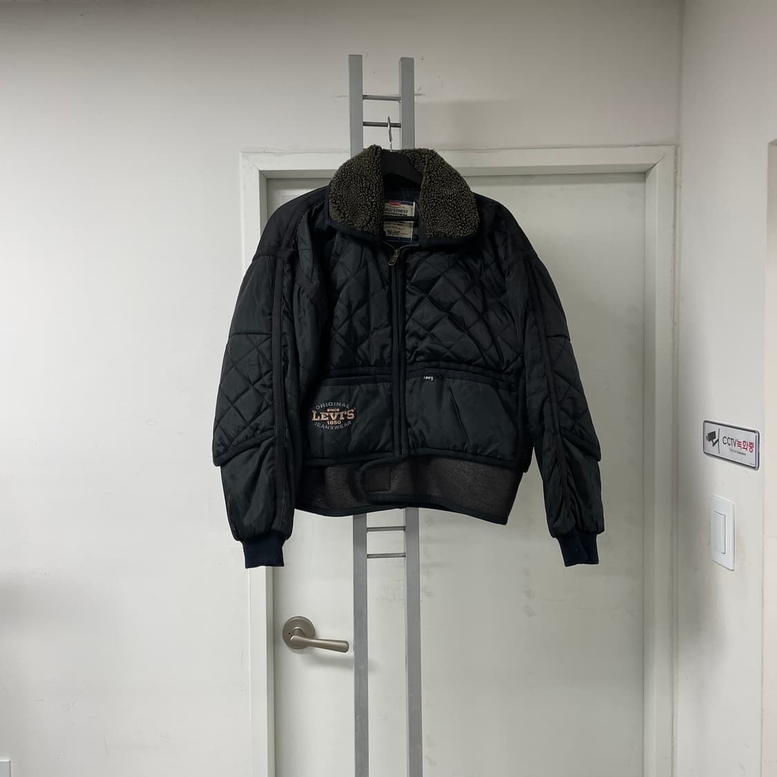 리바이스 90s 퀄팅 자켓 - 상품이미지1