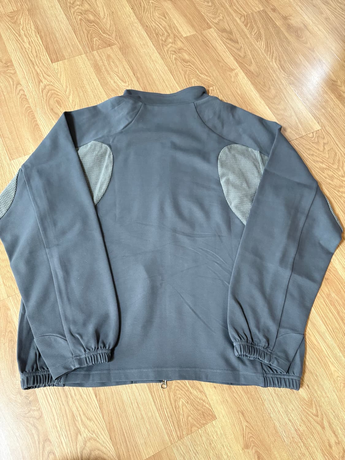 산산기어 트랙자켓 블루 차콜 색상 팝니다. 상품이미지5