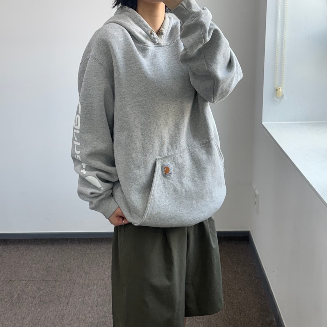 Carhartt 칼하트 사이드로고 그레이 후드티 상품이미지2