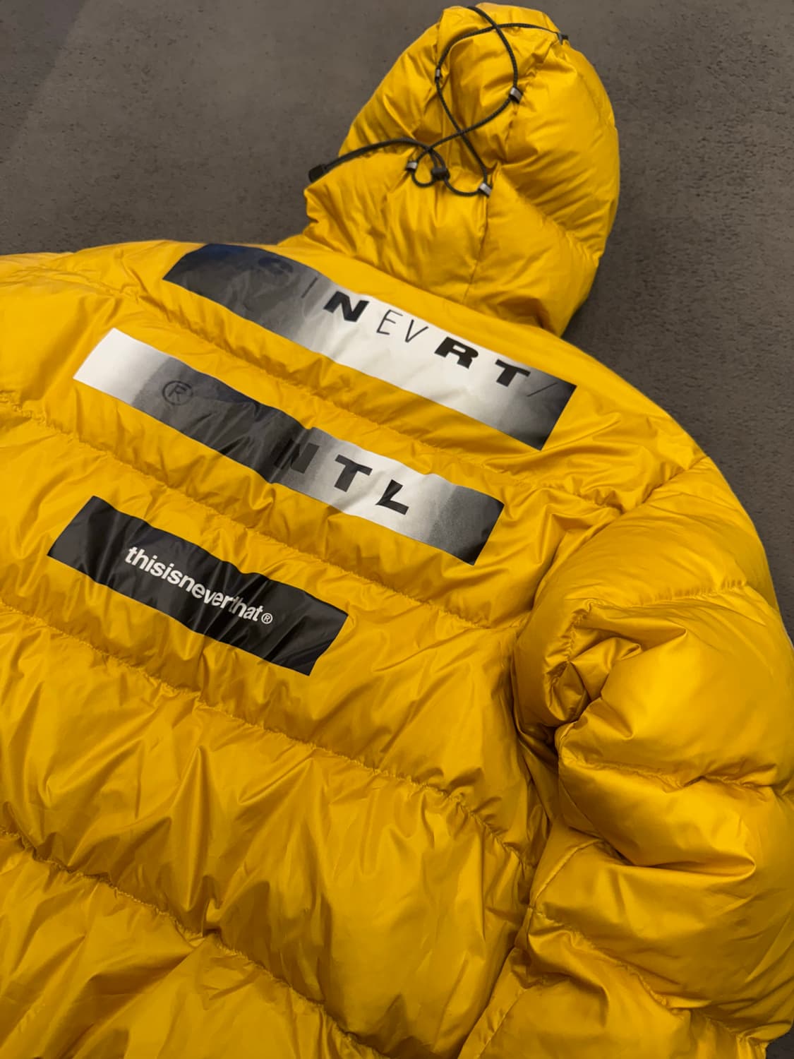 디스이즈네버댓 2017 퍼피 다운 패딩 처분  상품이미지2