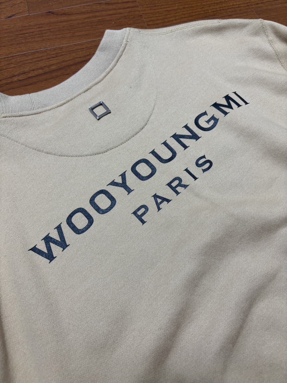 우영미 백로고 스웨트셔츠 베이지 46 상품이미지3