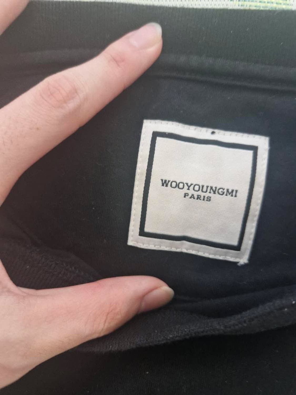 우영미 플라워 프린트 백로고 티셔츠 블랙 상품이미지5