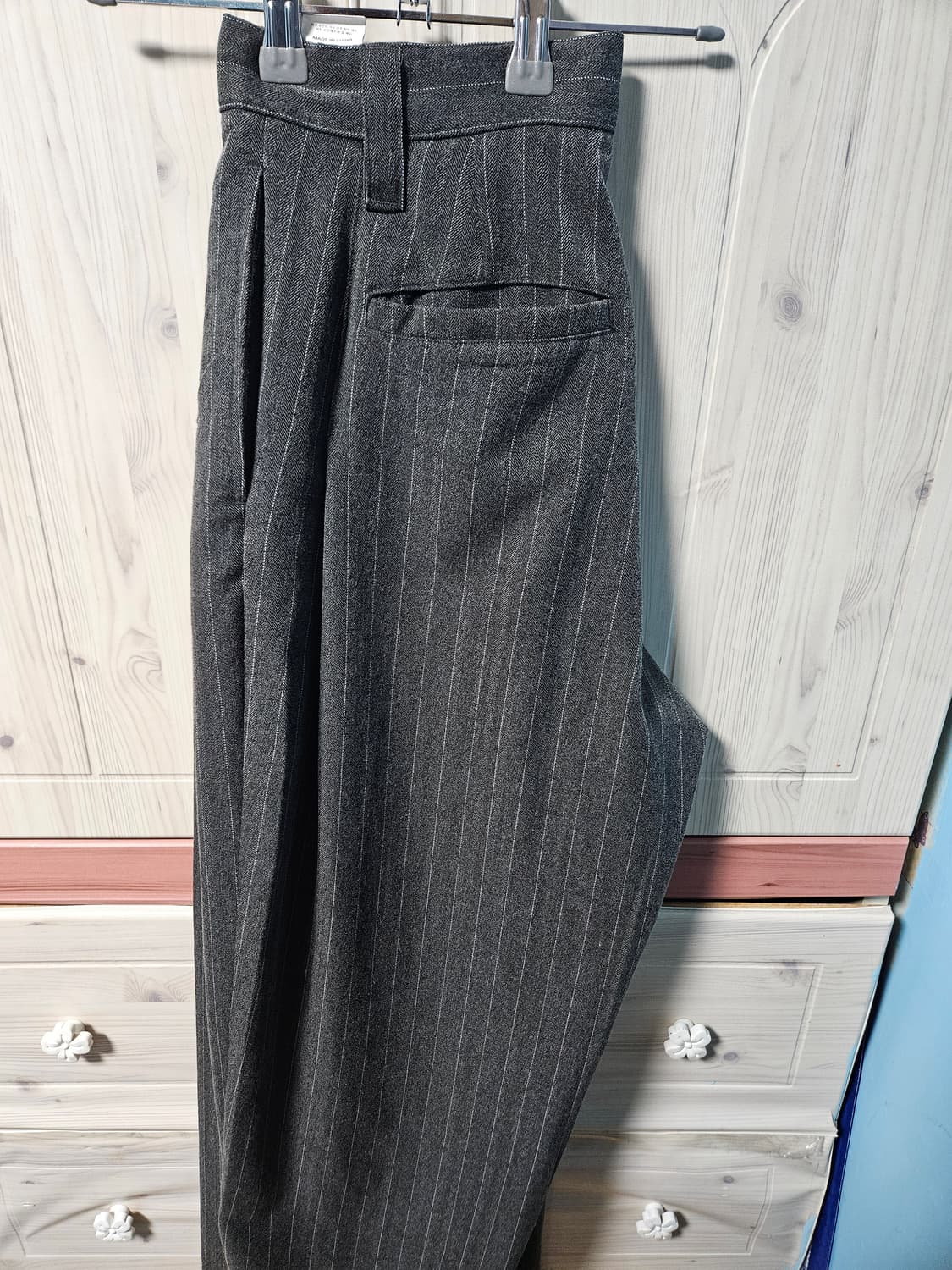 디앤에스알(디앤써,dnsr) 스트라이프 멀티 플리츠 와이드 슬랙스 상품이미지2