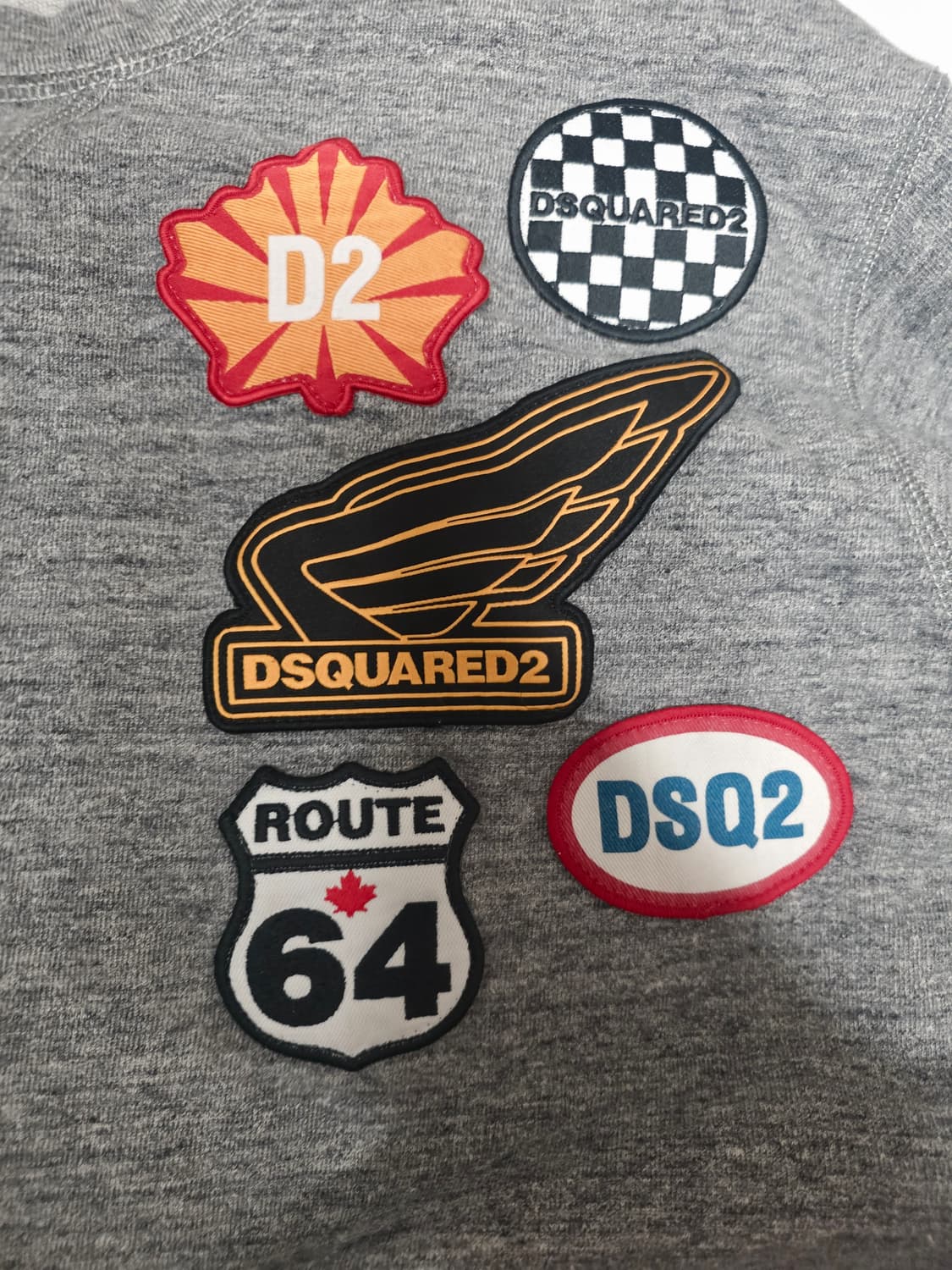 [디스퀘어드2] 빈티지 무드 멀티 패치 그레이 롱슬리브 맨투맨 M (남성 상품이미지2