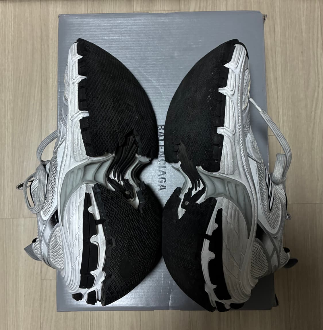 발렌시아가 10xl 화이트 (40) 상품이미지6