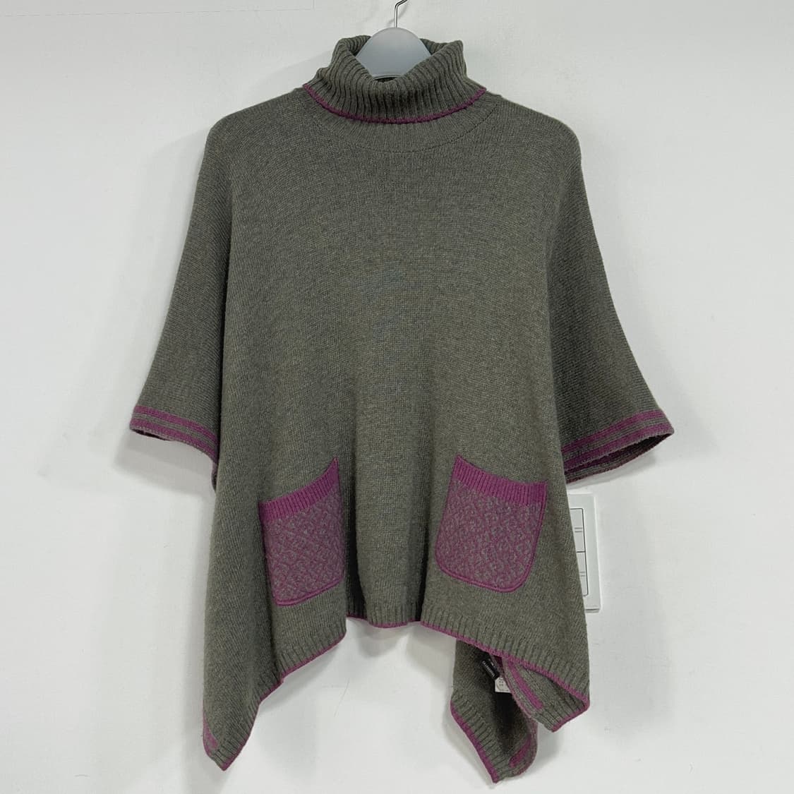 펜디 울 캐시 터틀넥 판초 케이프 상품이미지1