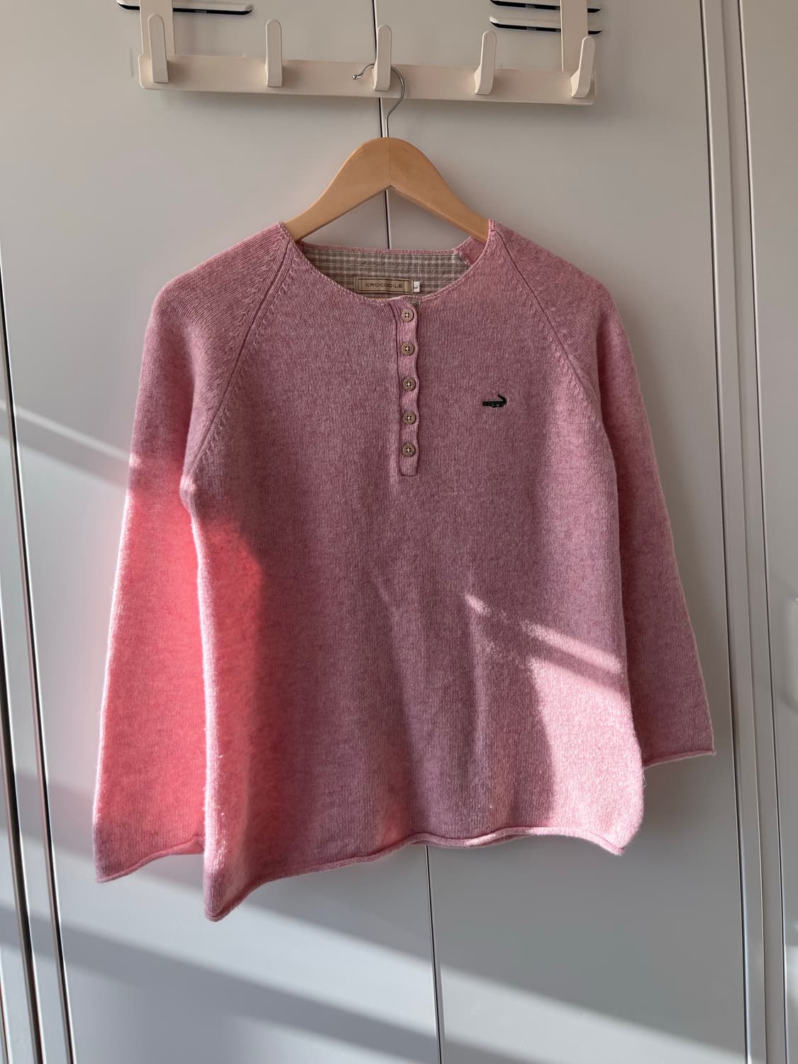 크로커다일 우드단추 연분홍 울니트 상품이미지2