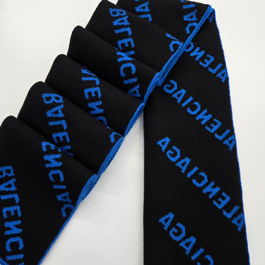 새상품 / 발렌시아가 멀티로고 머플러 목도리 상품이미지2