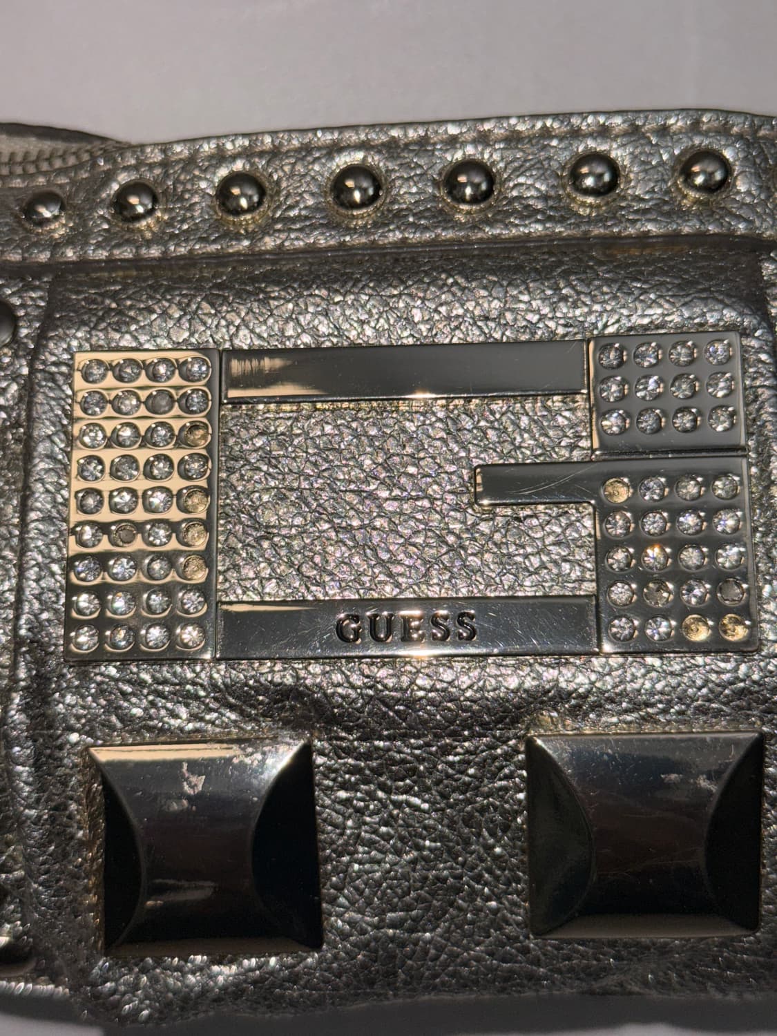 Guess silver stud triple chain 숄더백  상품이미지3