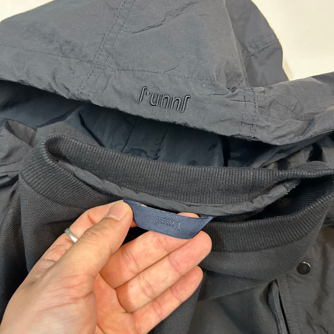 36) 준지 Juun.J 모크 넥 후디 블랙 상품이미지4