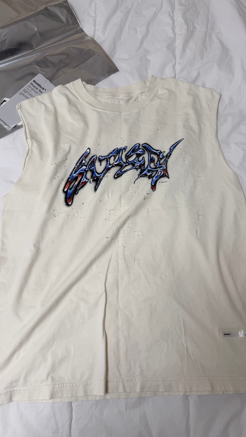 새티스파이 모스테크 티셔츠 3사이즈 판매합니다  상품이미지1