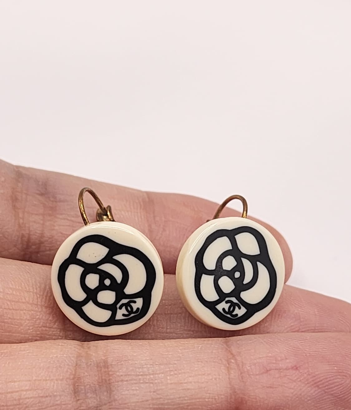 샤넬 까멜리아 귀걸이 상품이미지1