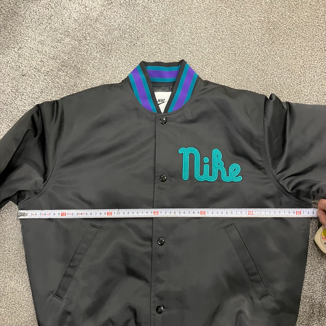 316 나이키 덕아웃 루즈 누빔 사틴 바시티 스타디움 자켓 상품이미지7