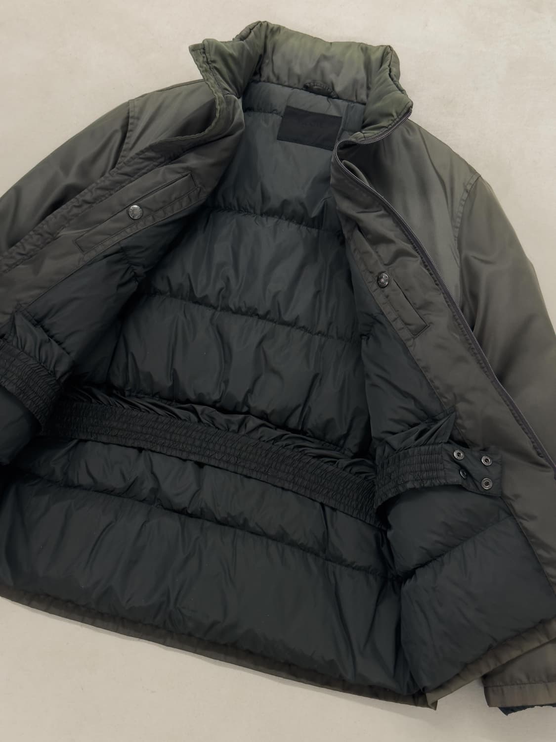 90s 프라다 나일론 푸퍼 패딩 상품이미지3