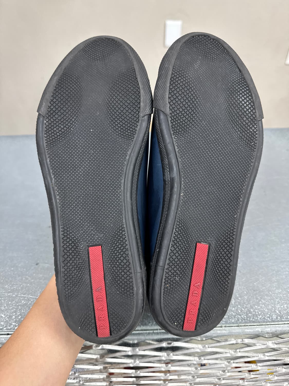 프라다 레더 스니커즈 9.5 상품이미지7