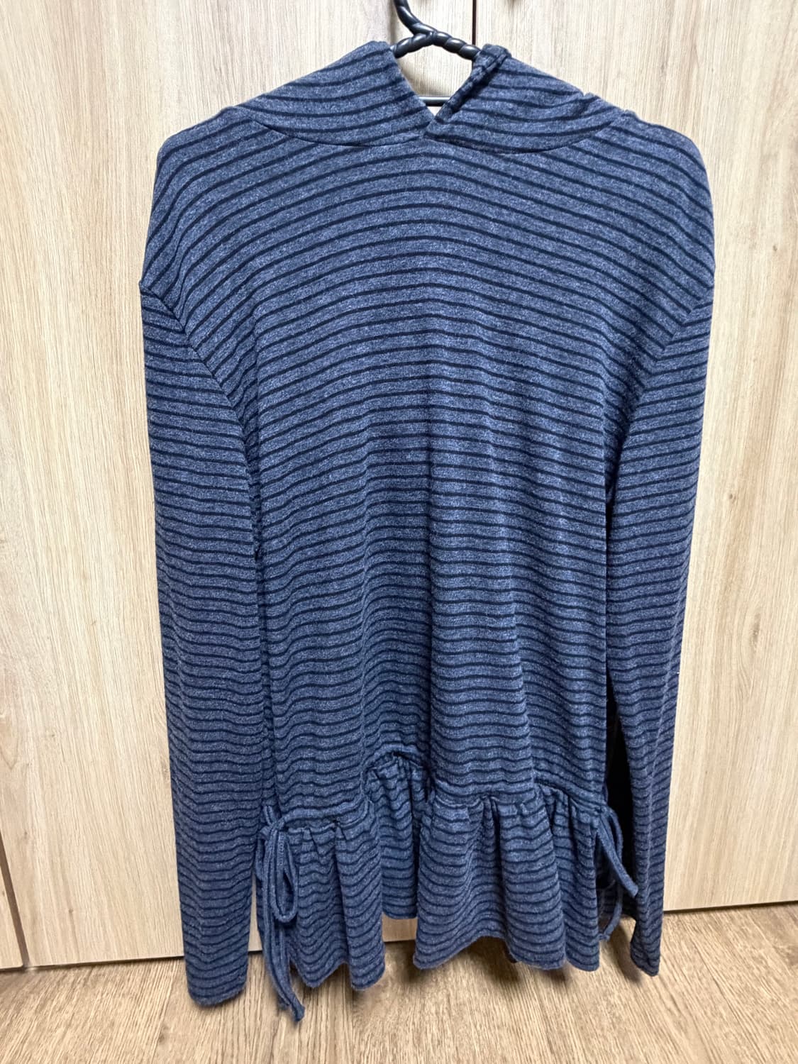 미쏘 후드 스트라이프 프릴 티셔츠 상품이미지1