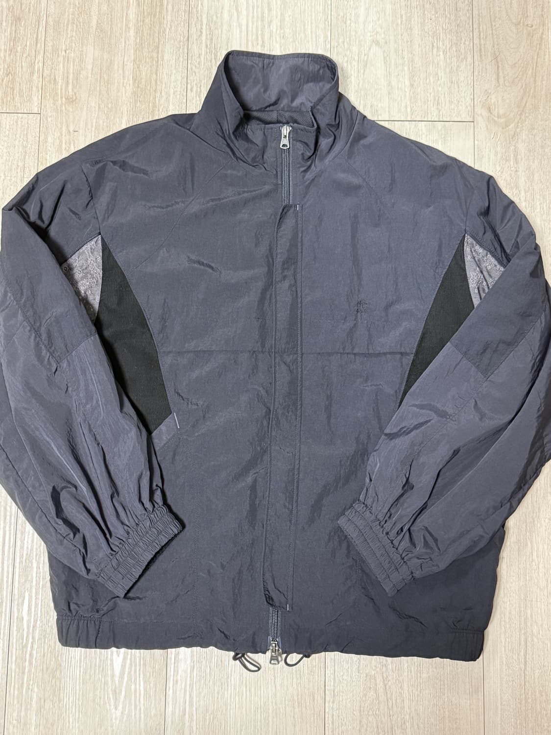 폴리테루 트랙 점퍼 페이즐리 패치드 블랙 상품이미지3