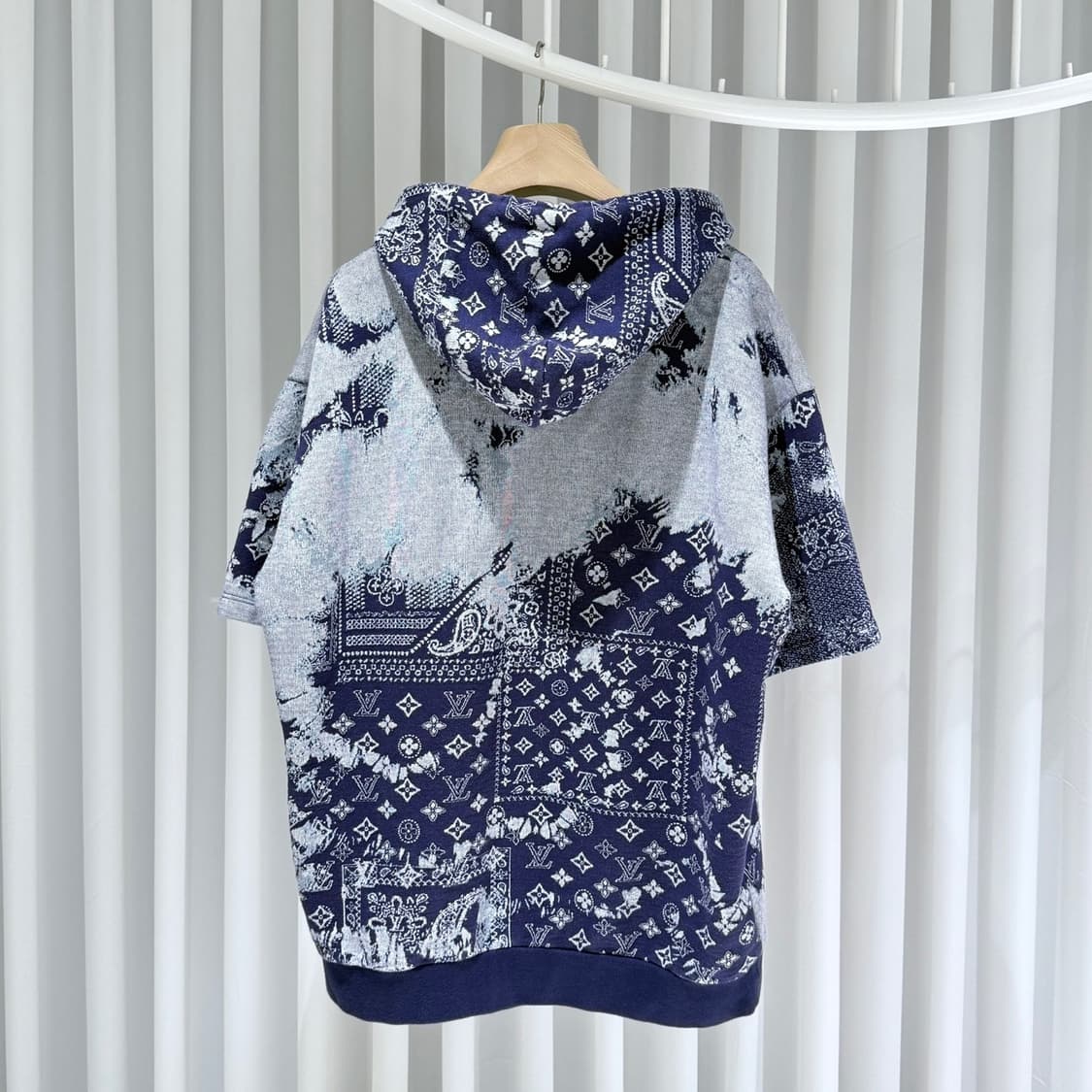 2XL / 루이비통 모노그램 반다나 니트 반팔 후드  상품이미지4