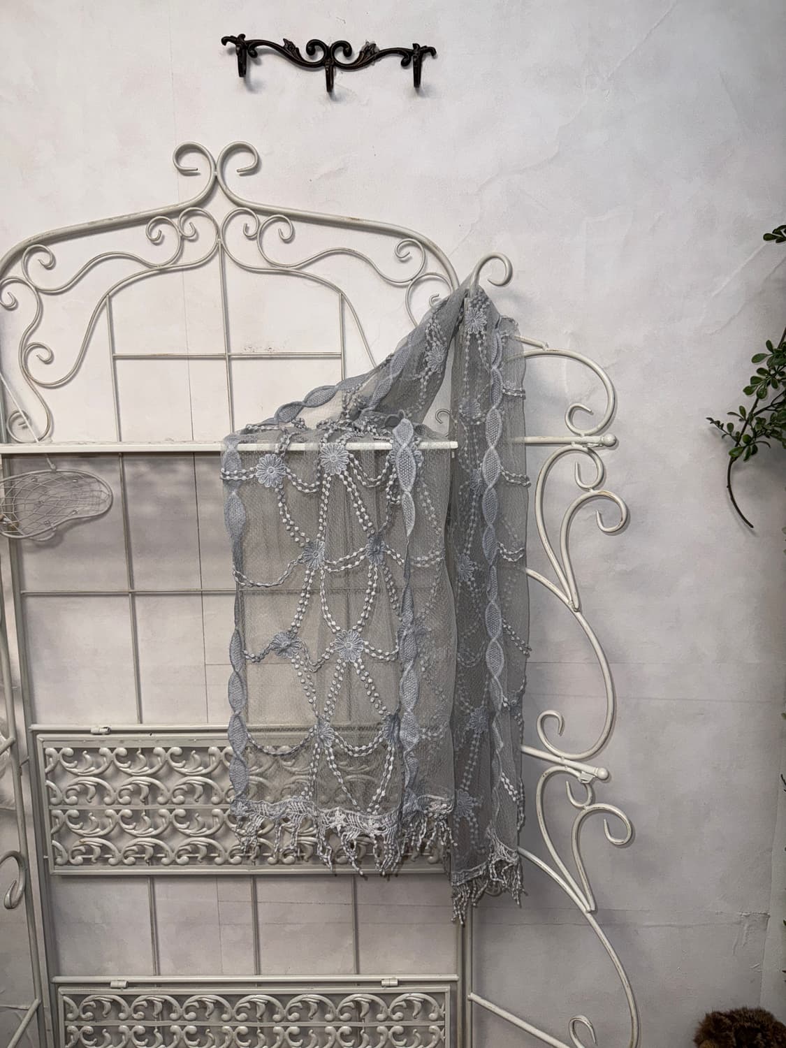 Gray flower lace mesh scarf 상품이미지1