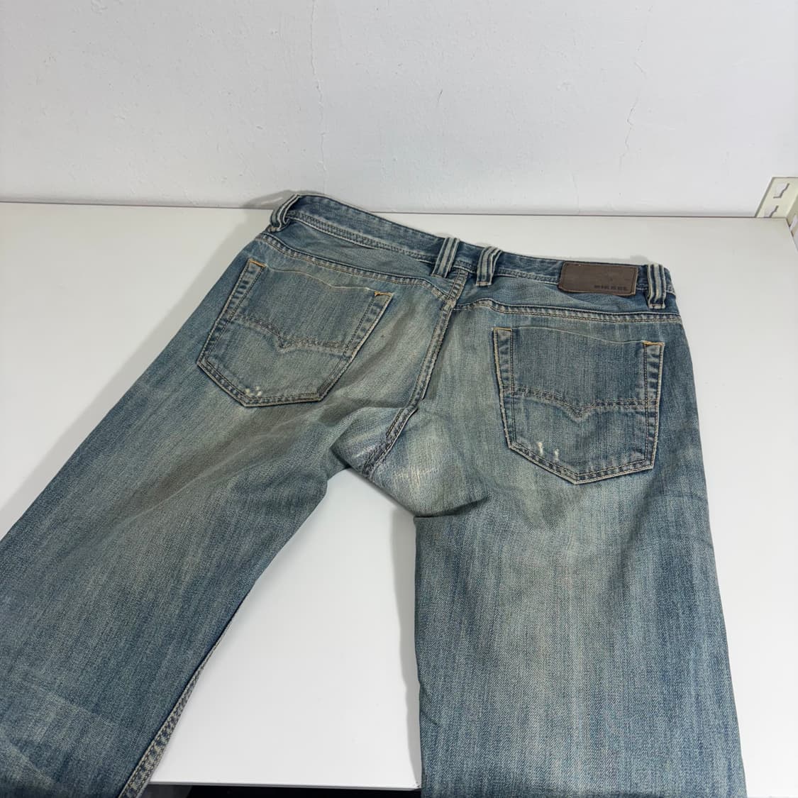 31 디젤 스트레이트핏 디스트로이드 바이커 데님팬츠 상품이미지4