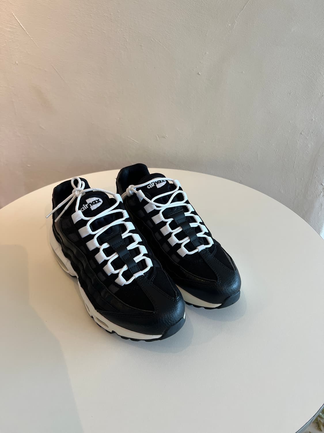 (245) 나이키 에어 맥스 95 '검흰' (307960-016) 상품이미지2