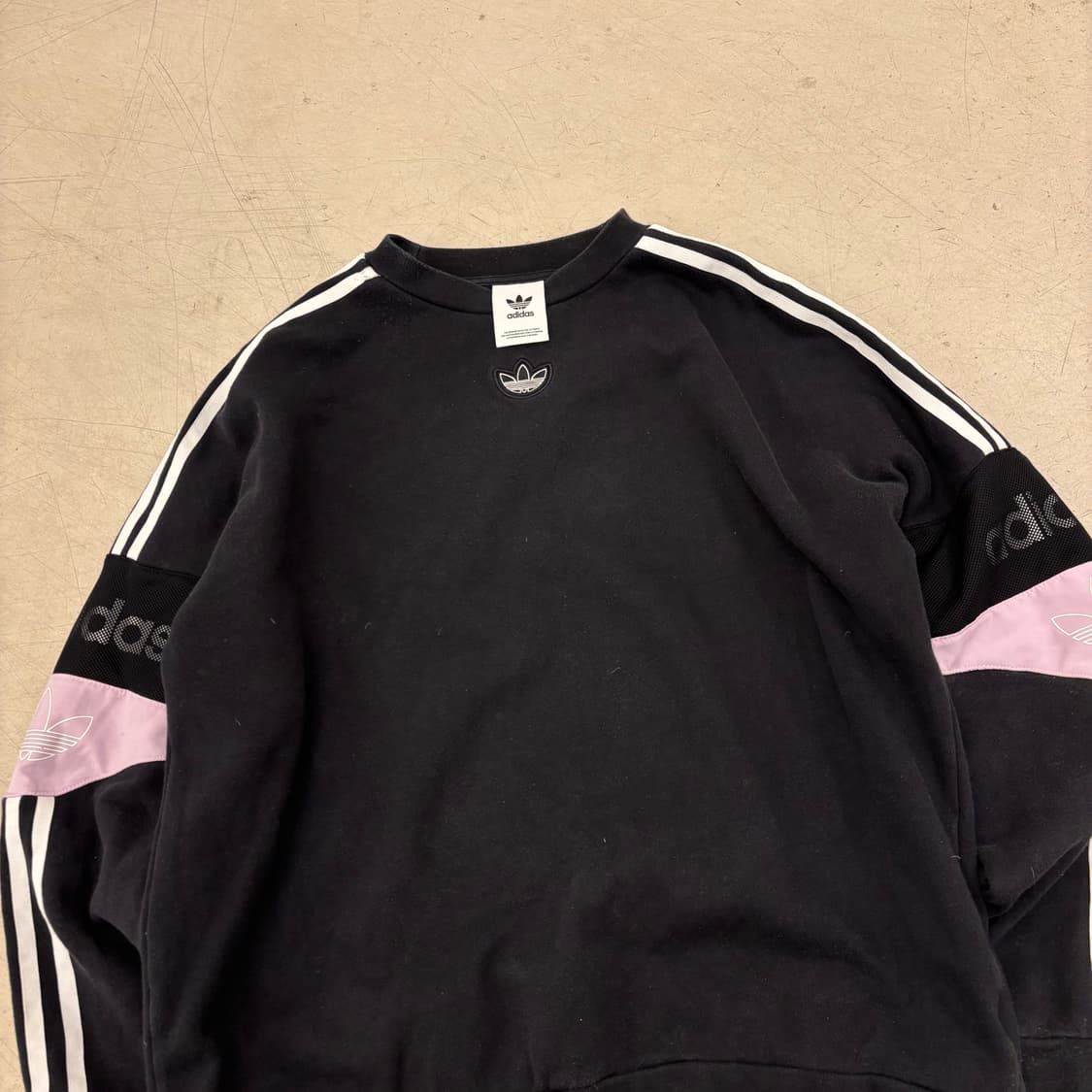 아디다스 오리지널 암 로고 맨투맨 상품이미지2