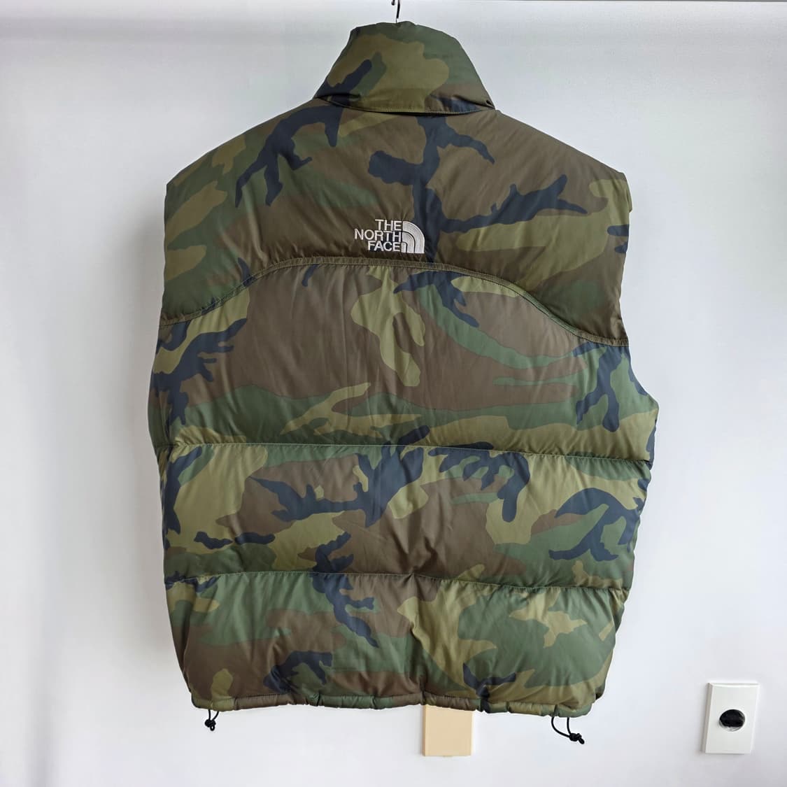 민트급 일본판 노스페이스 센터로고 700 눕시 패딩조끼 카모 XL 상품이미지3