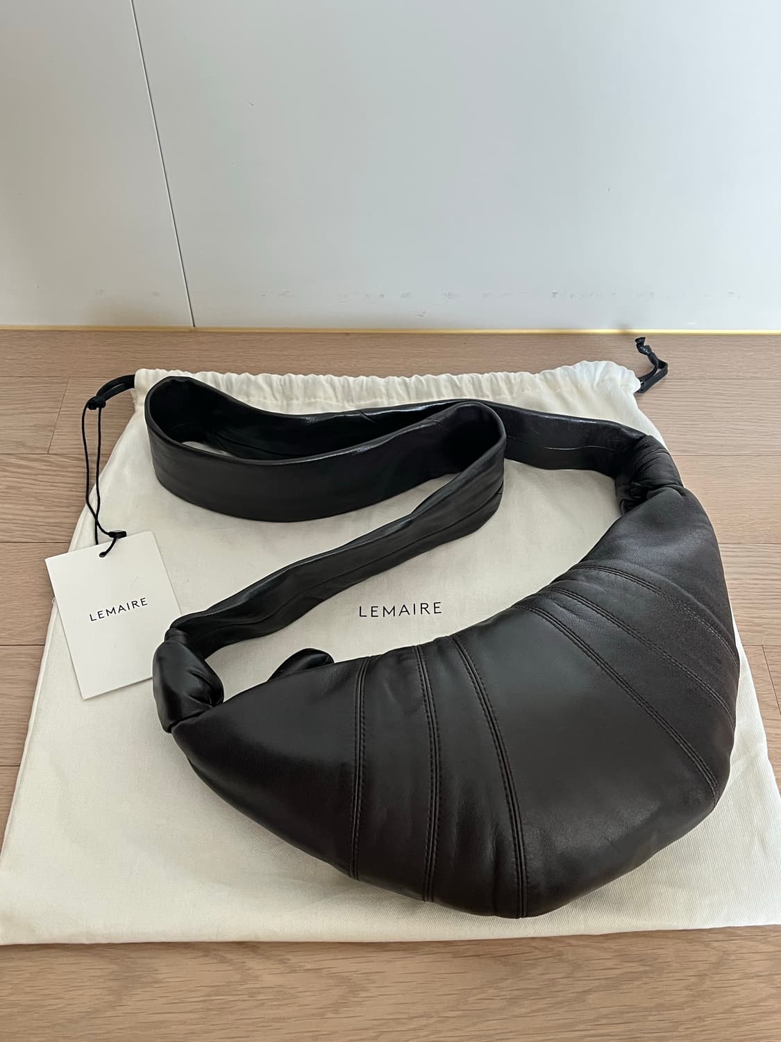 르메르 범백 스몰 다크초코 양가죽 상품이미지1