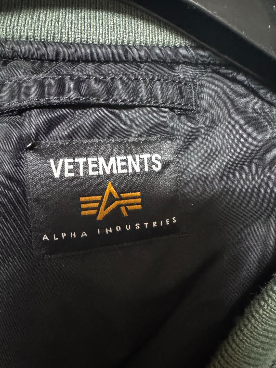 베트멍X알파인더스트리 콜라보 리버시블 봄버자켓 상품이미지8