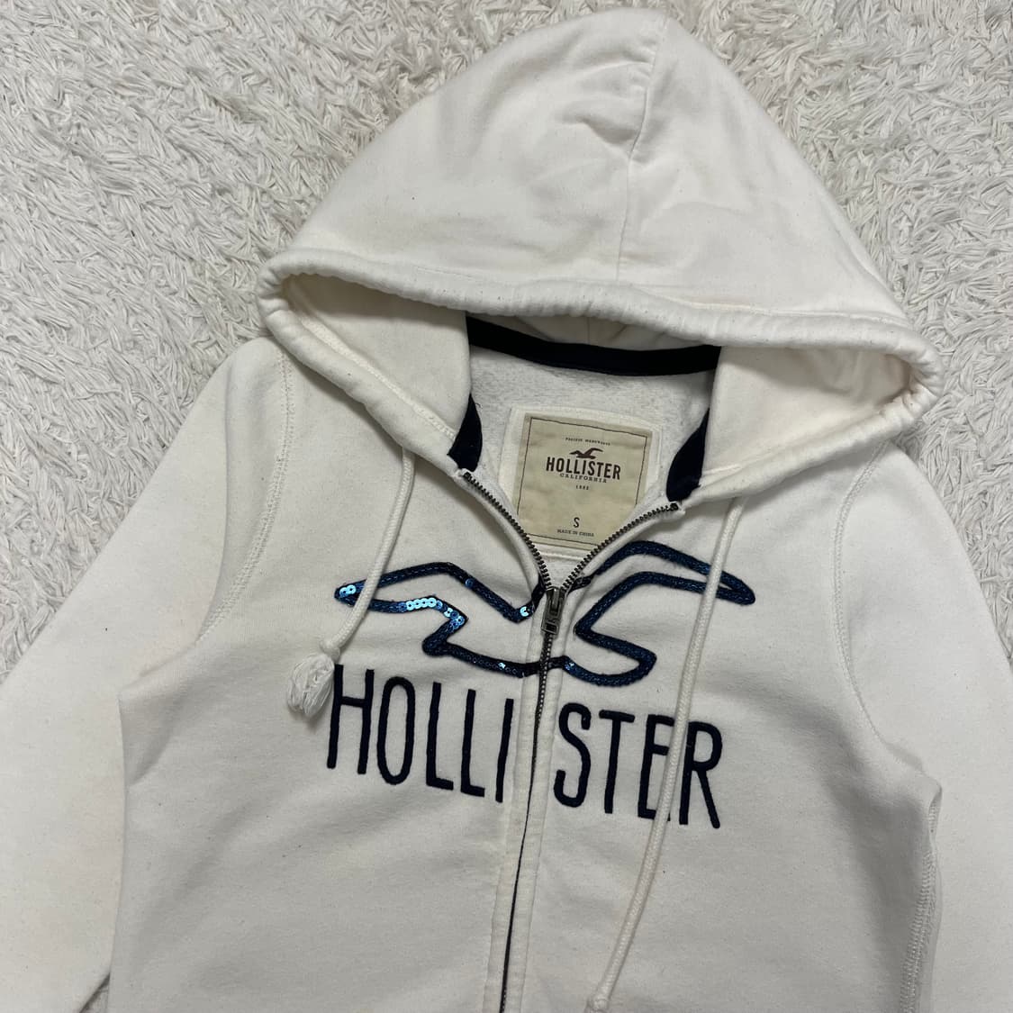 Hollister white zip-up hoodie (미세 이염) 상품이미지5