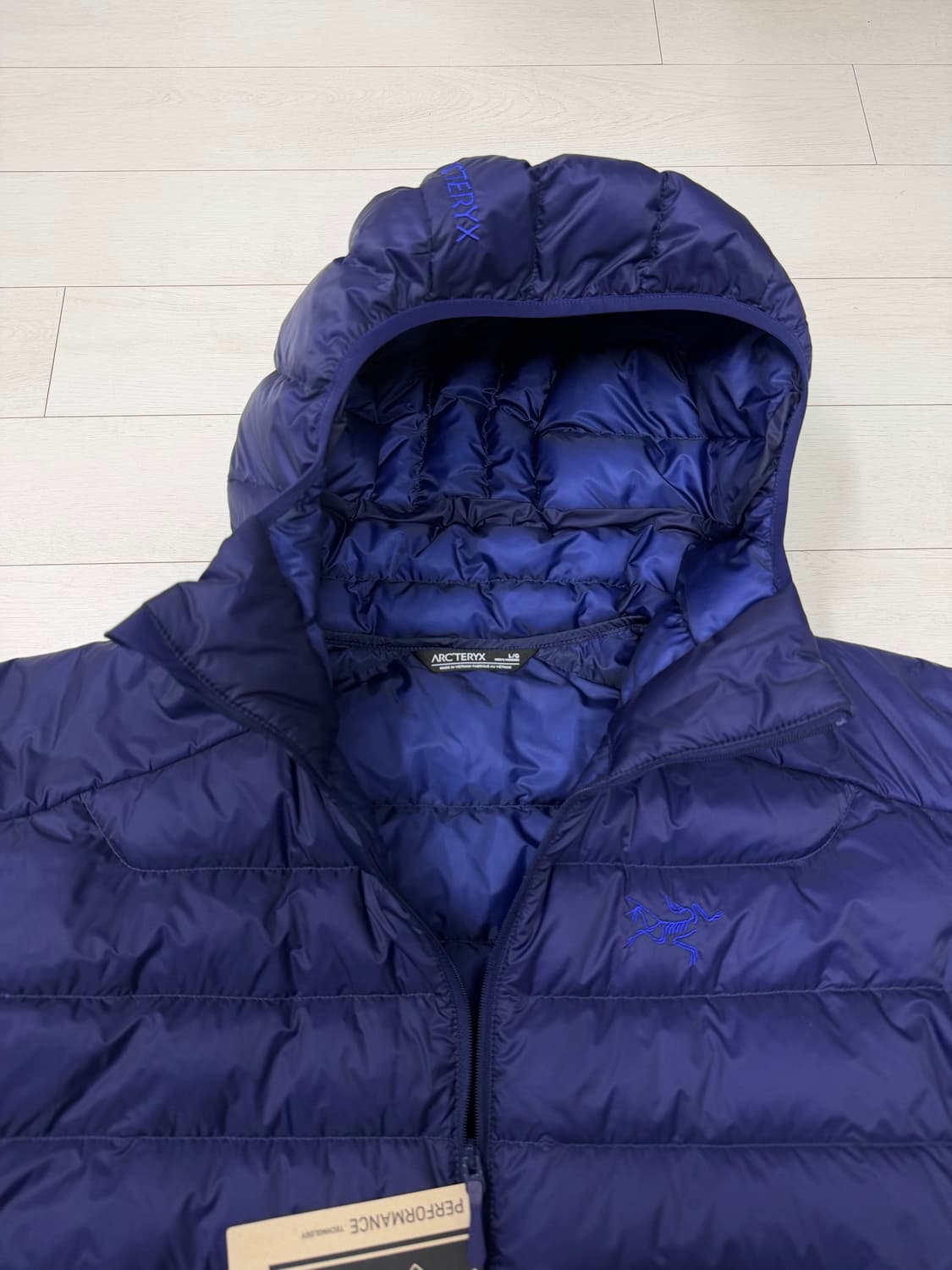 아크테릭스 세륨 소울소닉 L 사이즈  안입었습니다  상태 9.999/10 상품이미지4