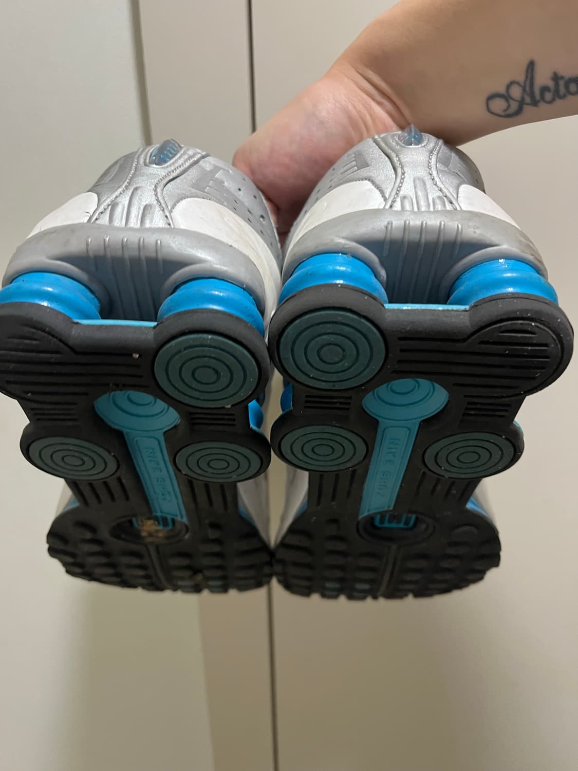 나이키샥스 R4 270사이즈 팝니다 상품이미지4