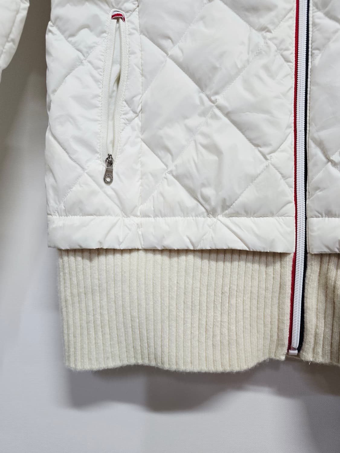 팬텀 여성 퀼팅 다운패딩 화이트 캐시미어 상품이미지3