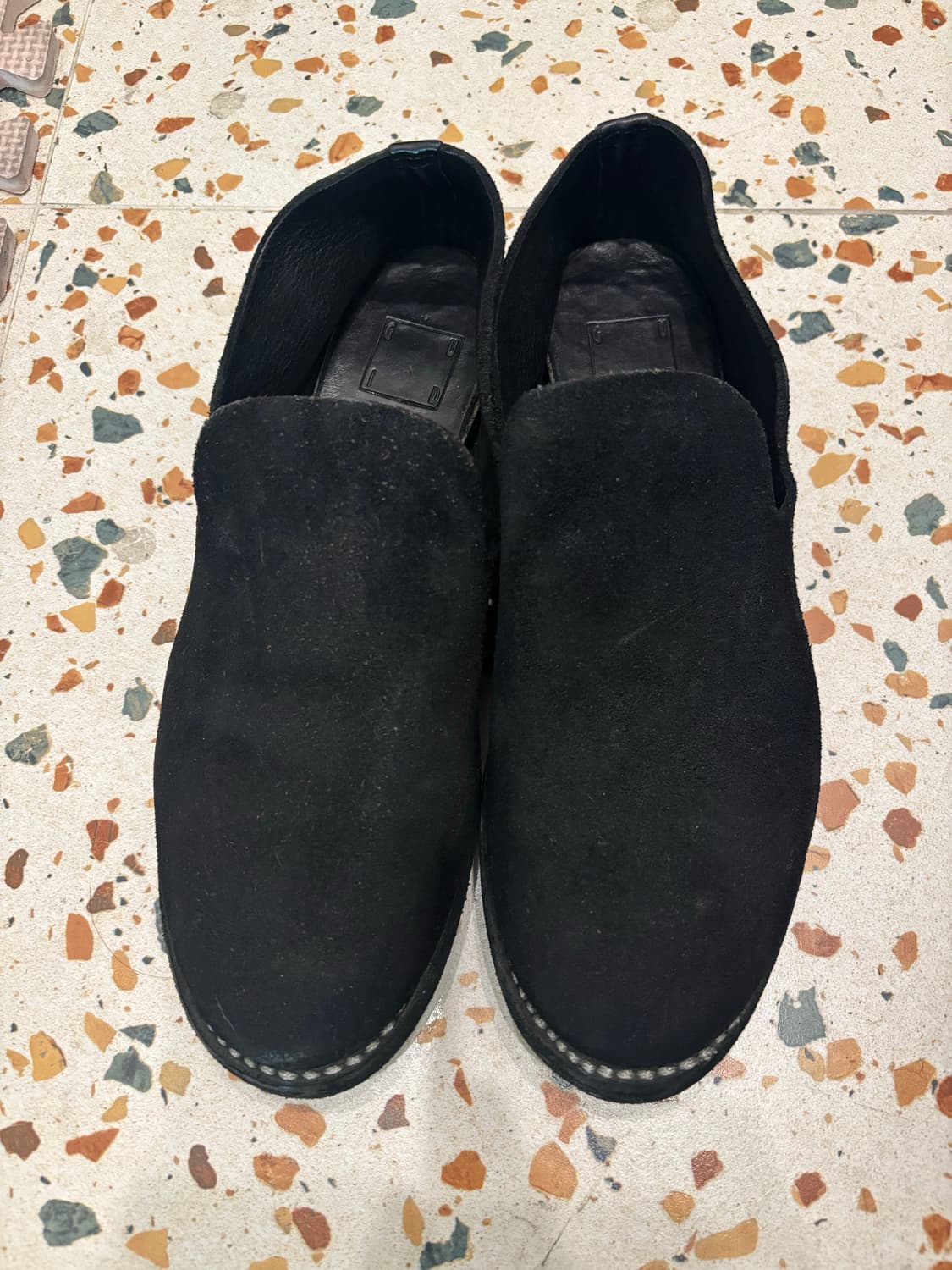 구이디 E28 블랙스웨이드 42사이즈 상품이미지2