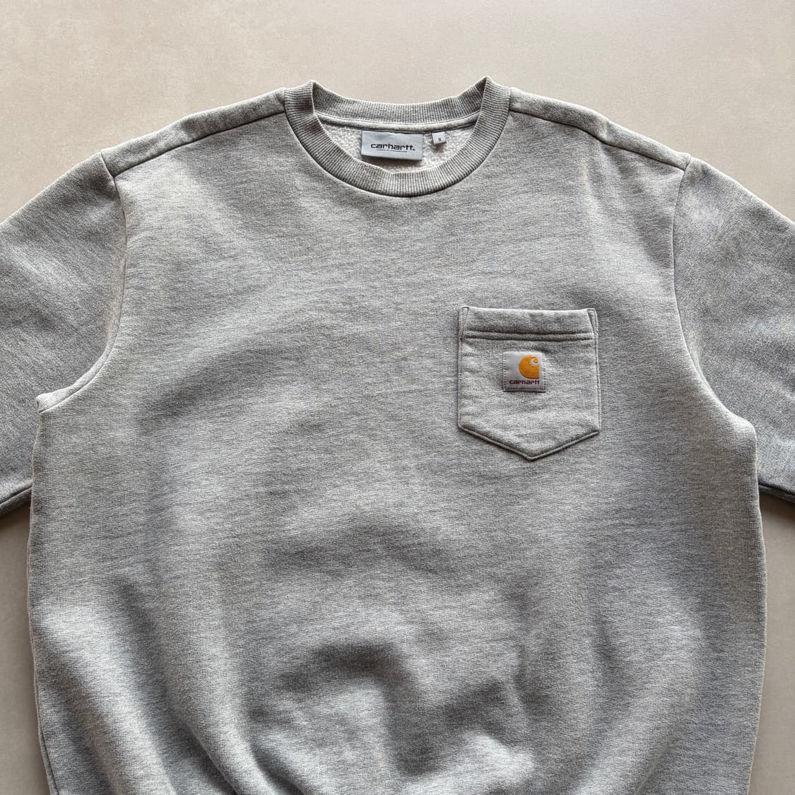[S]칼하트 WIP 포켓 그레이 기모 맨투맨 상품이미지4