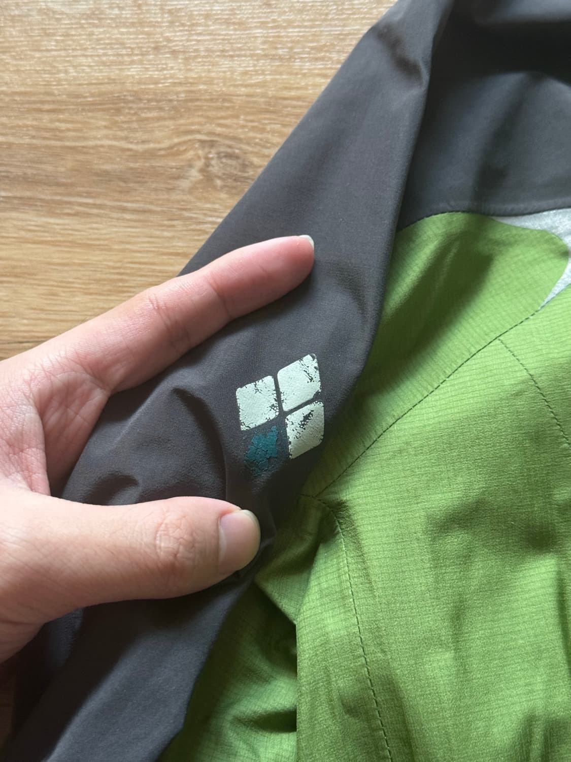 (105) 몽벨 고어텍스 바람막이 상품이미지2