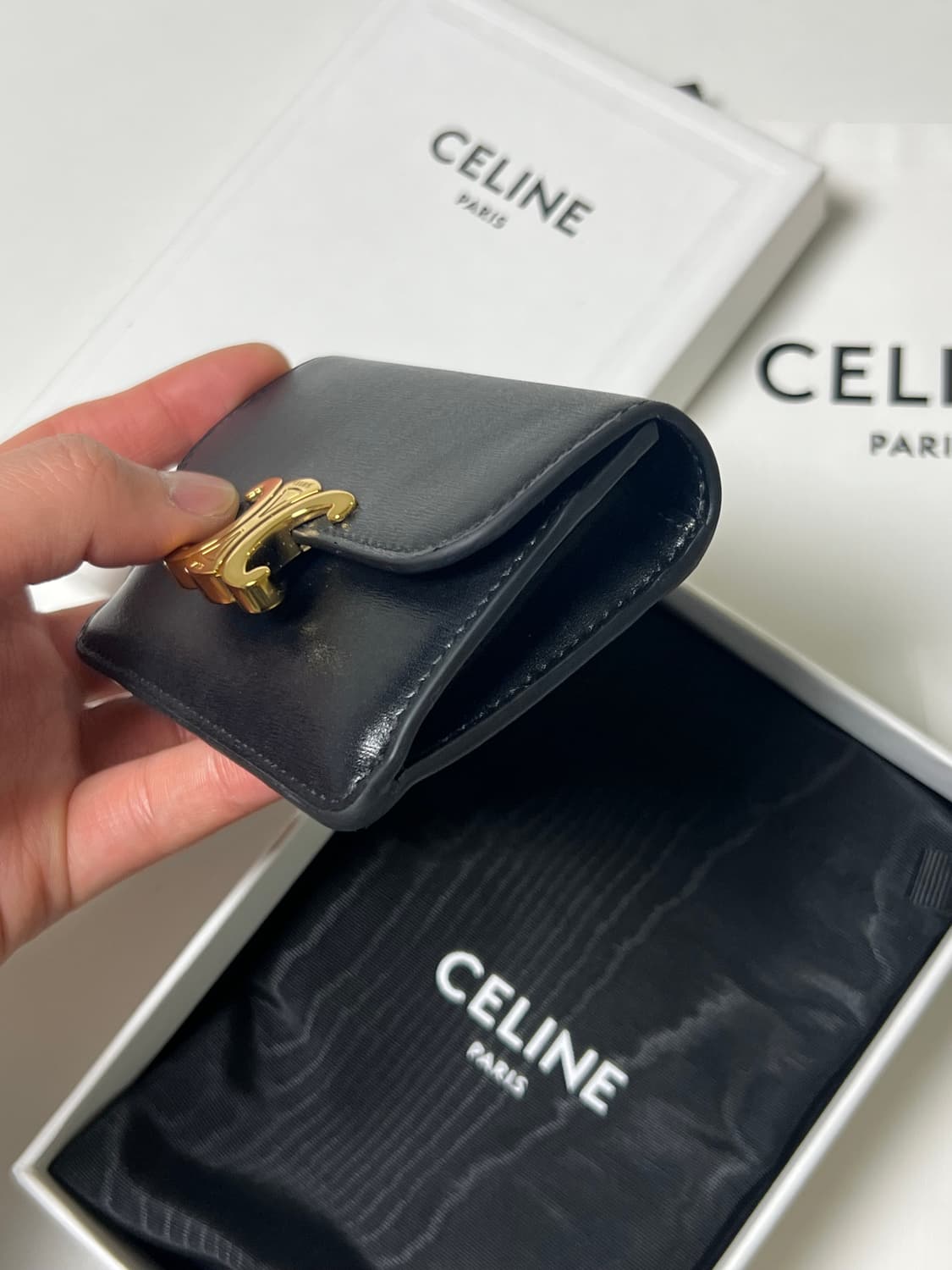 [정품] 셀린느 샤이니 카프스킨 카드지갑 블랙 상품이미지4