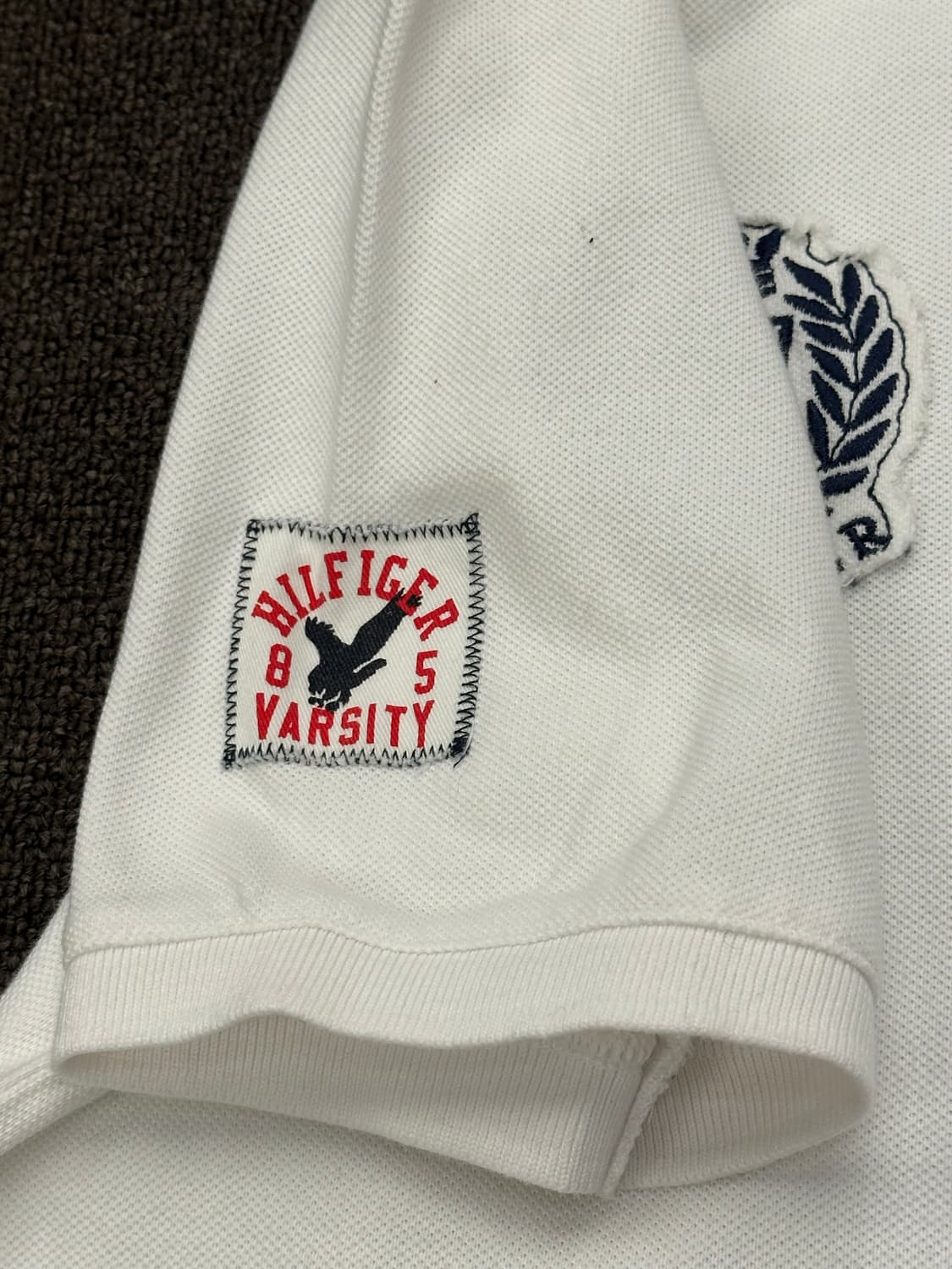M)타미힐피거 빈티지 로고 완장 카라 반팔 상품이미지4