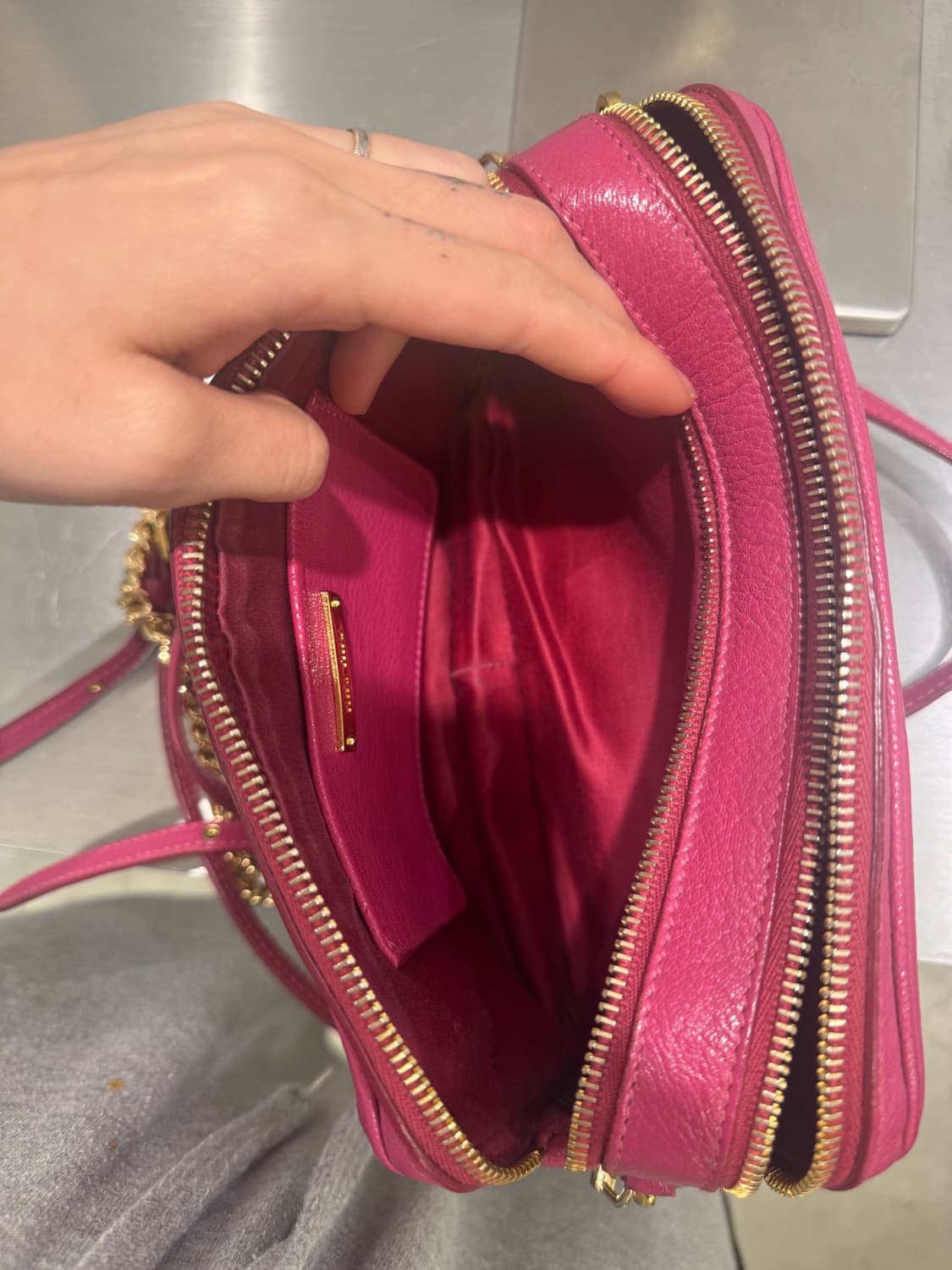 미우미우 가죽백 상품이미지6