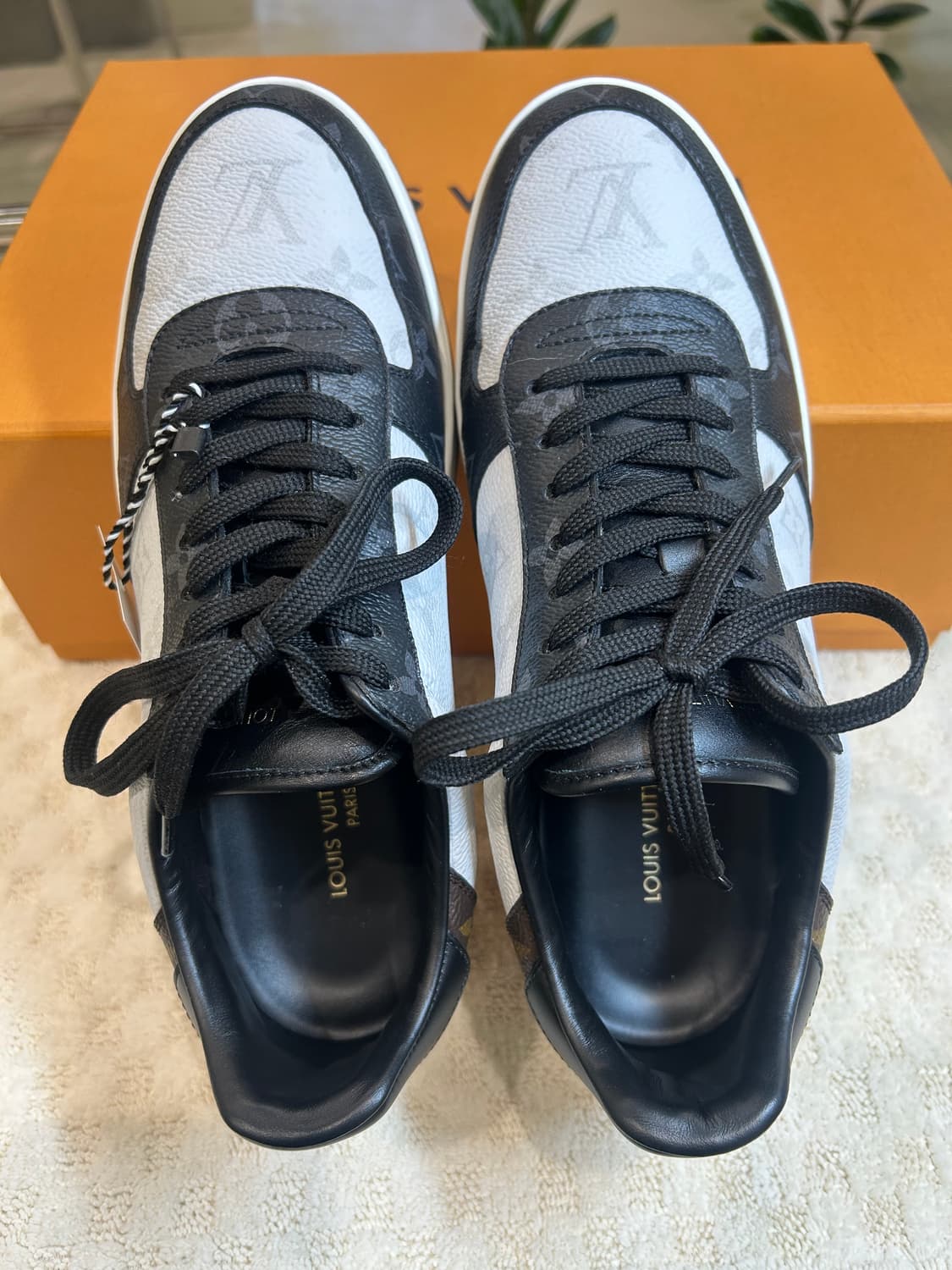 [정품/중고] 루이비통 리볼리 스니커즈 에벤 (새상품) 상품이미지5