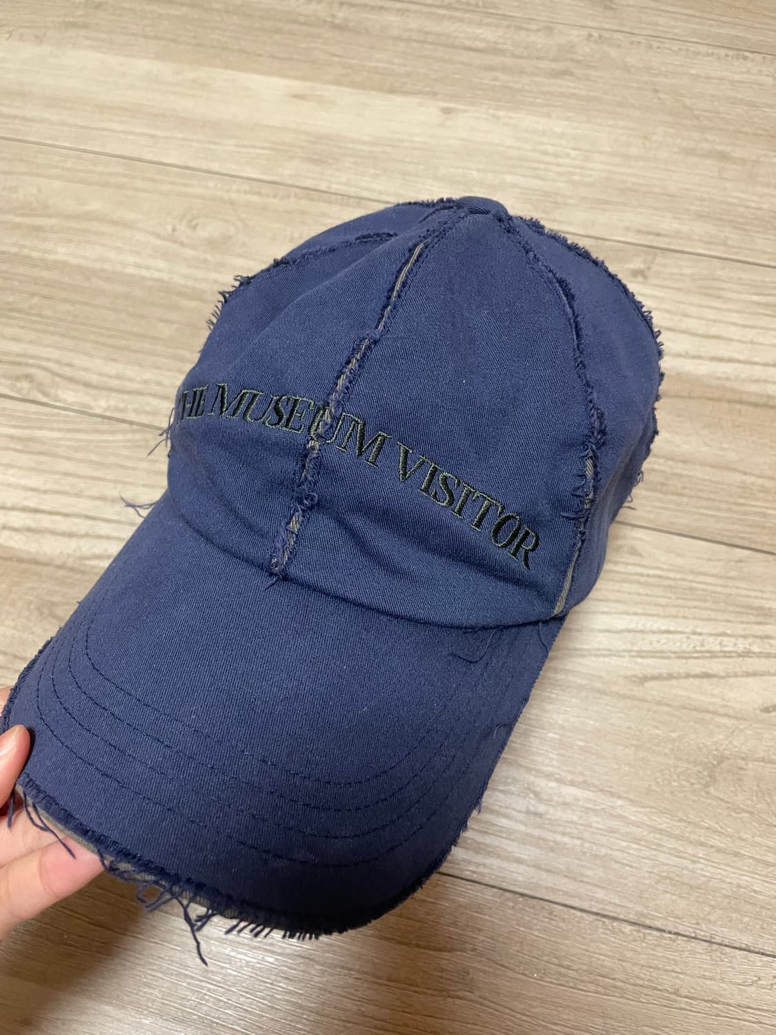 더뮤지엄비지터 데미지 볼캡 상품이미지1