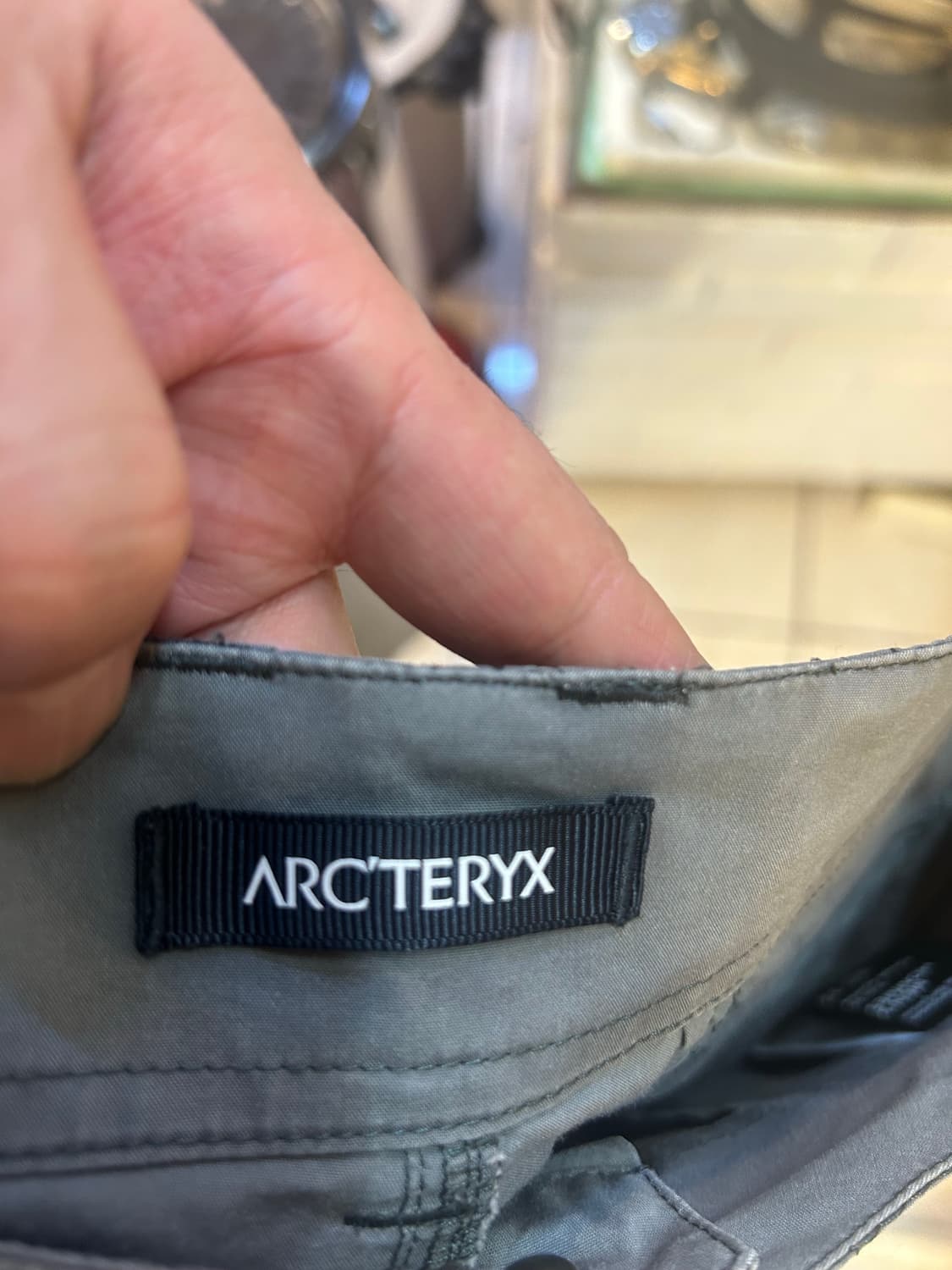 32 정품 아크테릭스 바지 팝니다 상품이미지4
