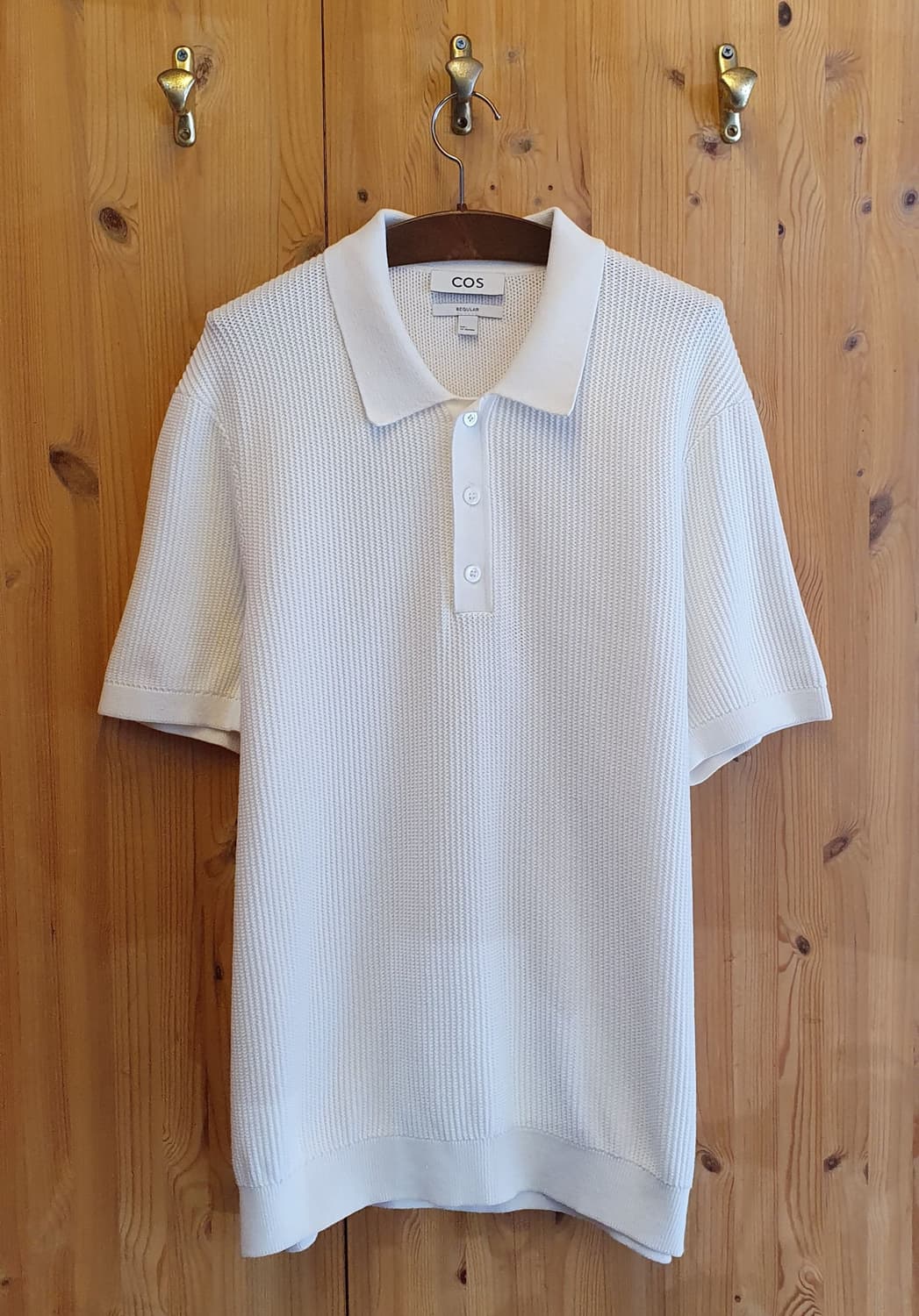 100.COS 화이트 반팔카라티 상품이미지1