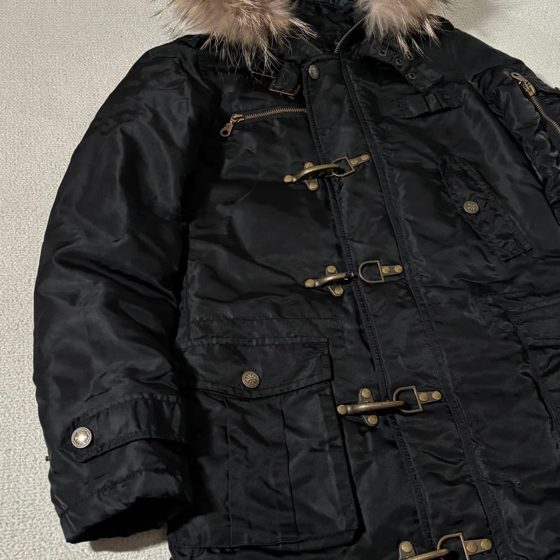 일본빈티지 y2k 블랙 메탈 패딩 상품이미지2