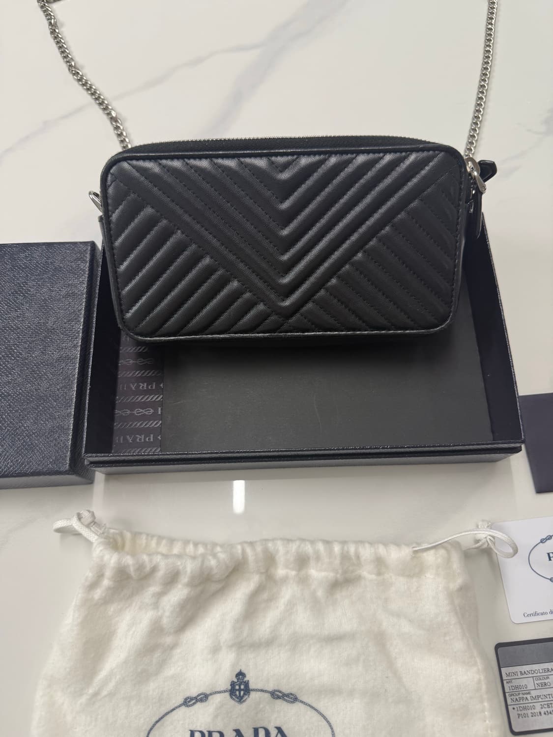 프라다 다이어그램 크로스백(정품) 상품이미지3