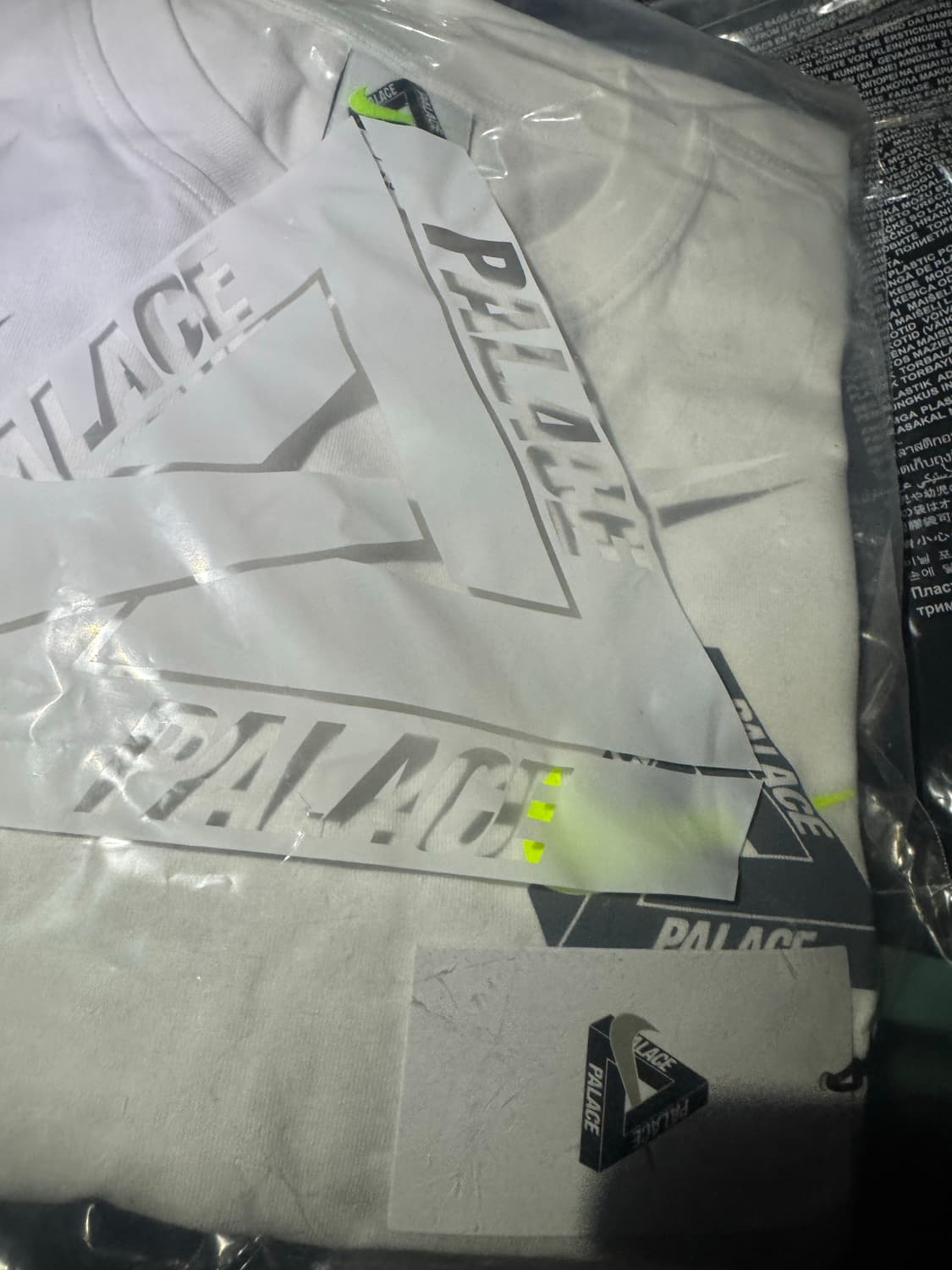 팔라스 x 나이키 트라이 스우시 화이트 L 새상품 판매합니다. 상품이미지4